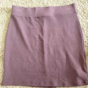 Im selling this cute brand new forever 21 skirt!